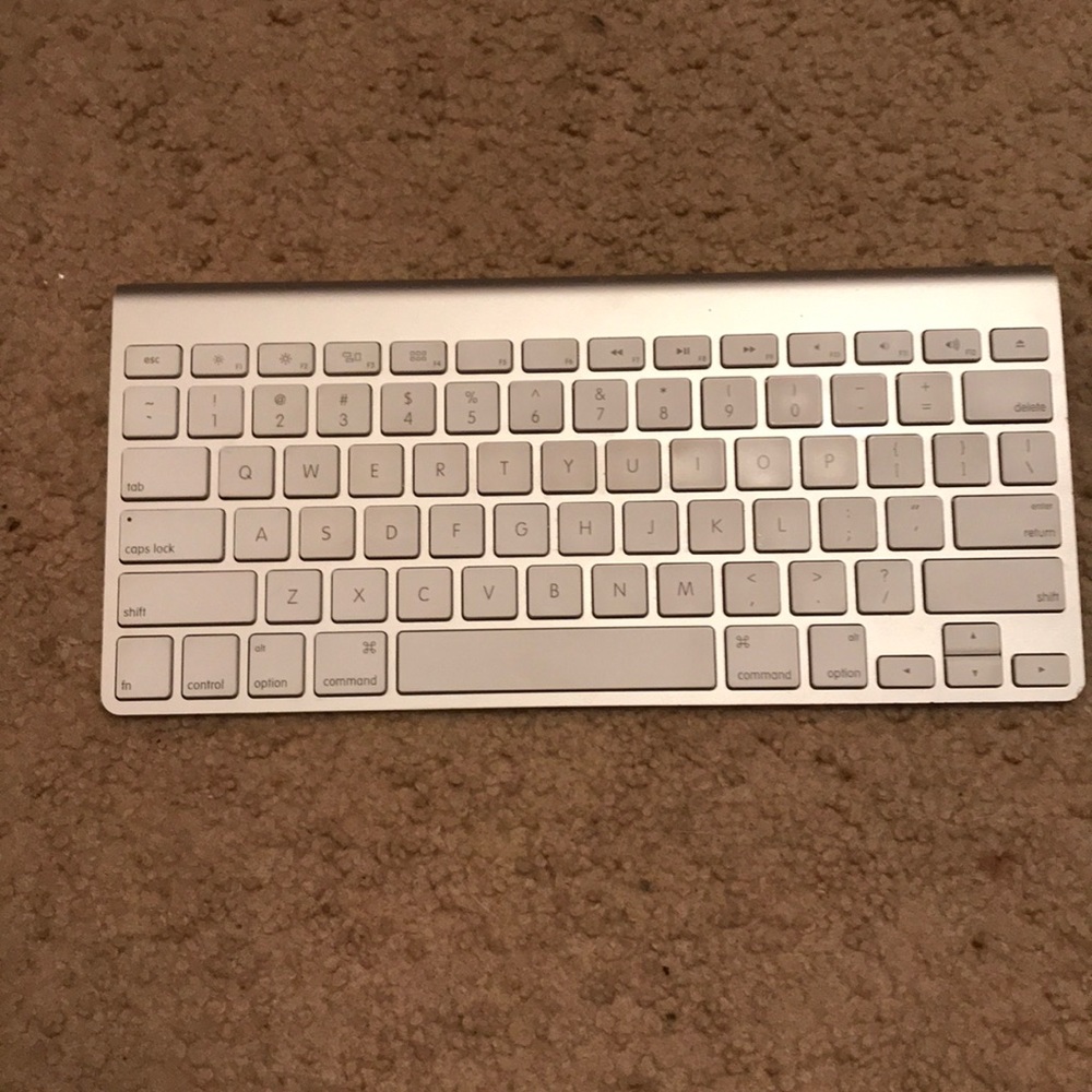 Like new apple keyboard